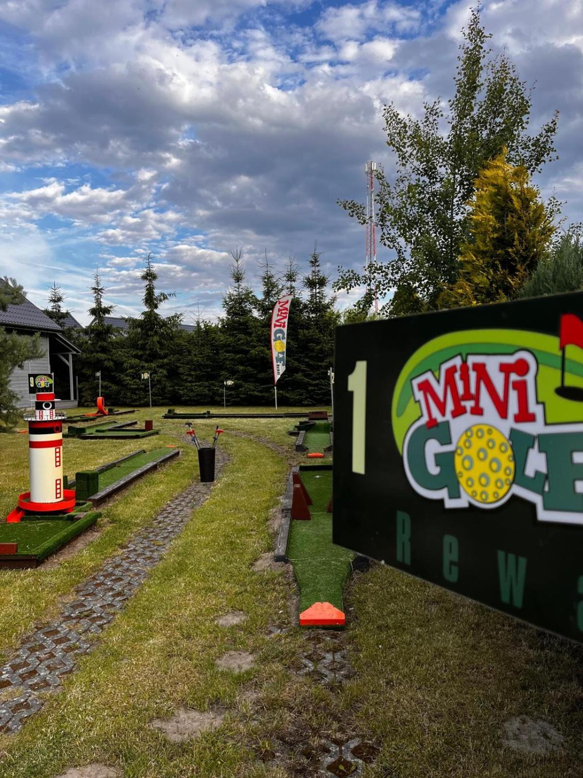Villa Honoratka Z Prywatnym Polem Do Gry W Mini Golf Rewal Buitenkant foto